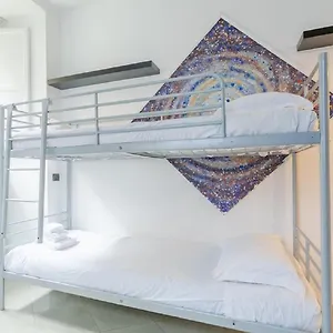 Apartament 25, Rzym